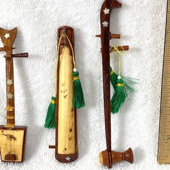 Vintage Chinese carved wood miniature instruments, set of four. - Picture 3 of 5